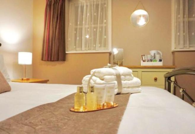Stratton Cottage Guesthouse Biggleswade Ngoại thất bức ảnh A room at the hotel